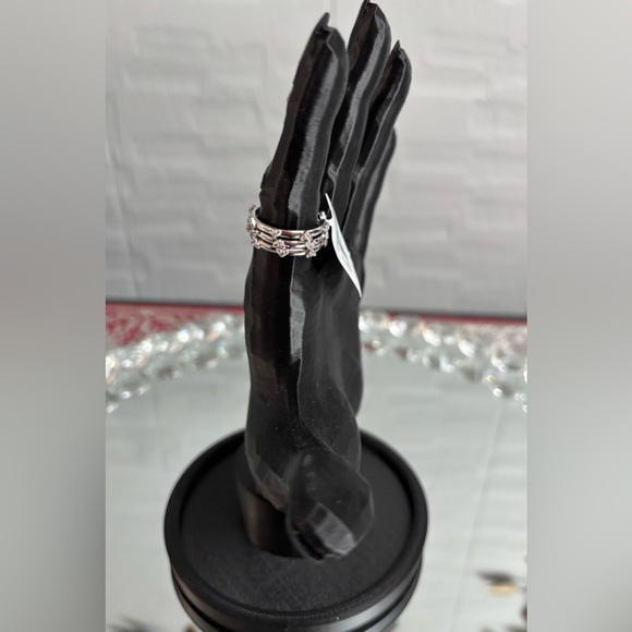 Kendra Scott Haven Crystal Heart 3 Ring Set - Picture 6 of 8